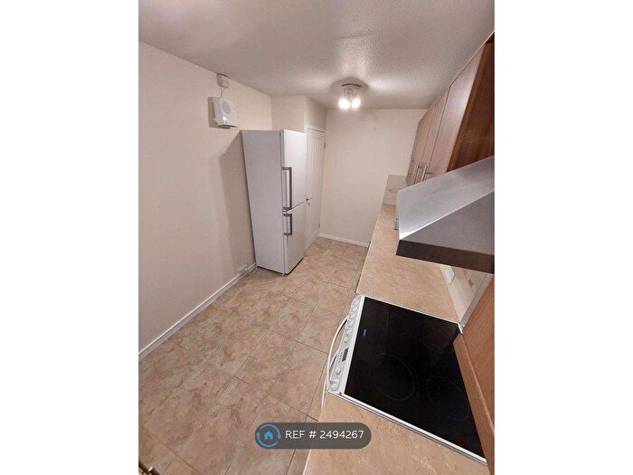 2 Bedroom Flat To Rent In Black Prince Avenue, Market Deeping, Peterborough, PE6