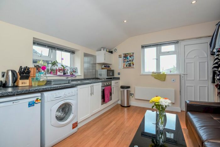 Studio To Rent In Church Street, Weybridge, KT13