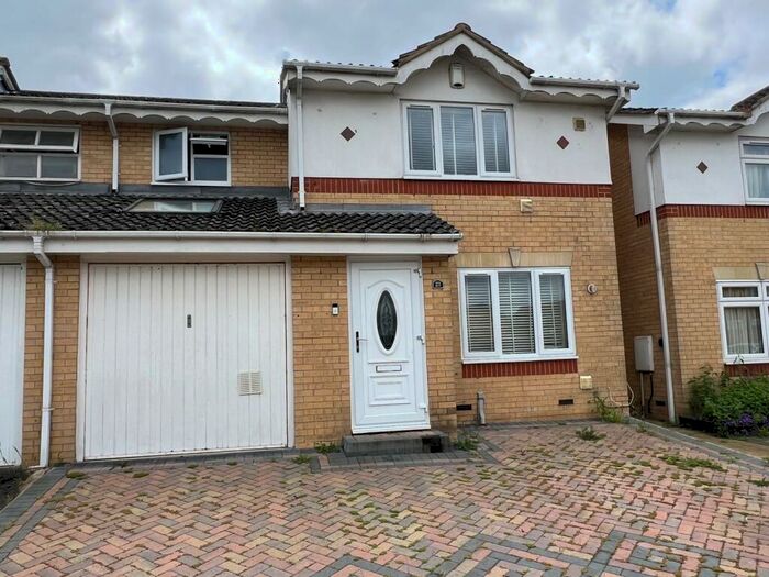 4 Bedroom House For Sale In Silver Birch Close, Thamesmead, SE28