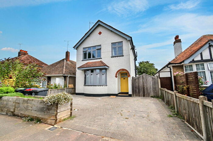 4 Bedroom Detached House For Sale In Dering Road, CT6