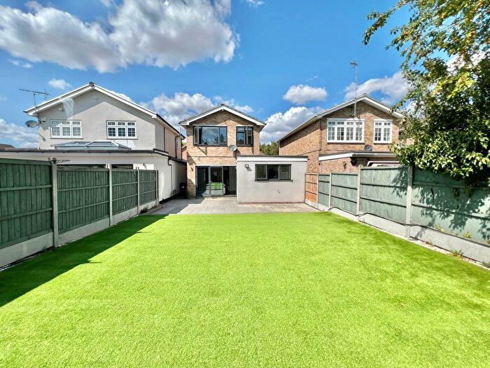 3 Bedroom Detached House For Sale In St Kildas Road, Brentwood, CM15