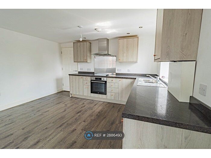 2 Bedroom Flat To Rent In Hagley Road, Stourbridge, DY8