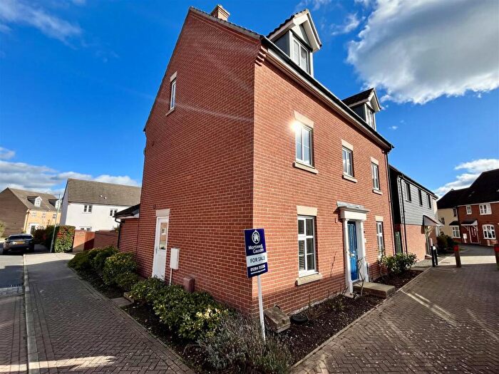 5 Bedroom Detached House For Sale In Sycamore Drive, Bury St. Edmunds, IP32