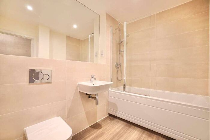 1 Bedroom Flat To Rent In Luna Court, Loughton, IG10