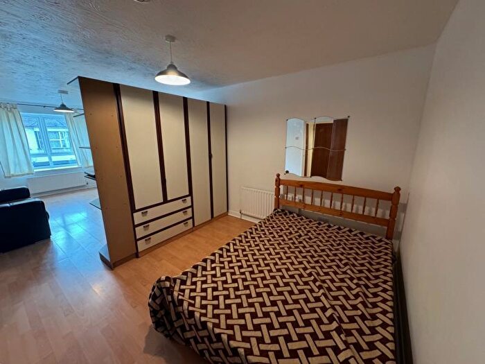 Studio To Rent In Hale House, Enfield, EN3