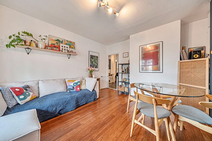 2 Bedroom Flat For Sale In Lambeth Walk, London, SE11