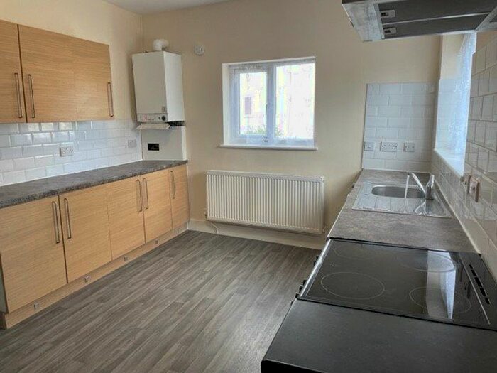 2 Bedroom Maisonette To Rent In Leighton Road, Enfield, EN1