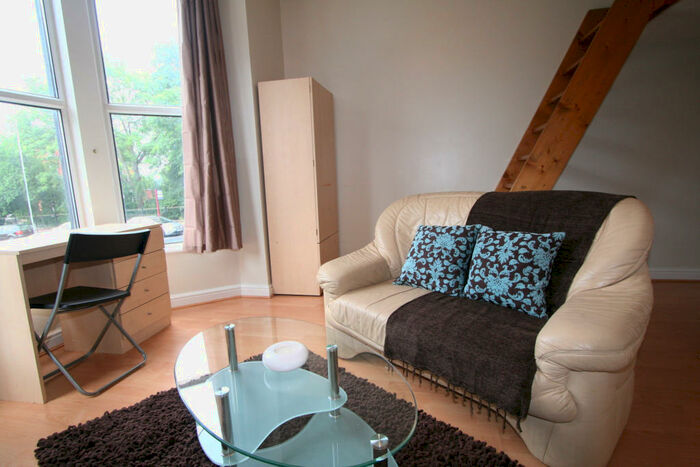 1 Bedroom House To Rent In Moor View, Leeds, LS6