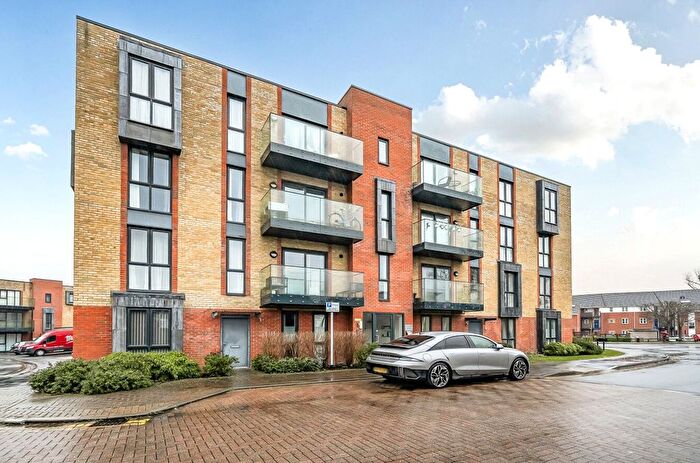 2 Bedroom Flat To Rent In Oscar Wilde Road, Reading, Berkshire, RG1