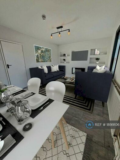 2 Bedroom Flat To Rent In Gravesend, Kent, DA12