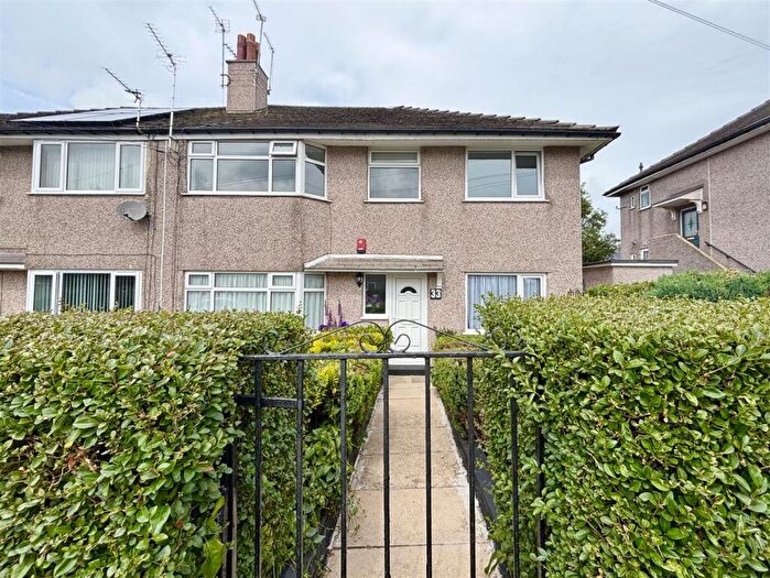 2 Bedroom Apartment For Sale In Hillcrest Road, Queensbury, Bradford, BD13