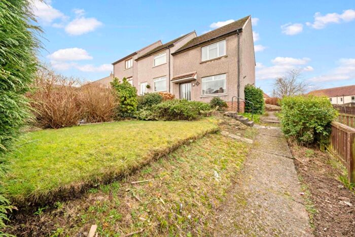 3 Bedroom End Of Terrace House For Sale In Broomhill Road, Bonnybridge, FK4