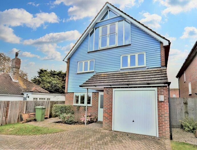 4 Bedroom Detached House To Rent In Hythe Road, Dymchurch, TN29