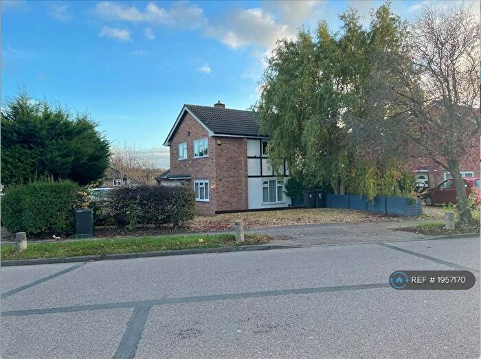 2 Bedroom Semi-Detached House To Rent In Oakwood Hill, Loughton, IG10