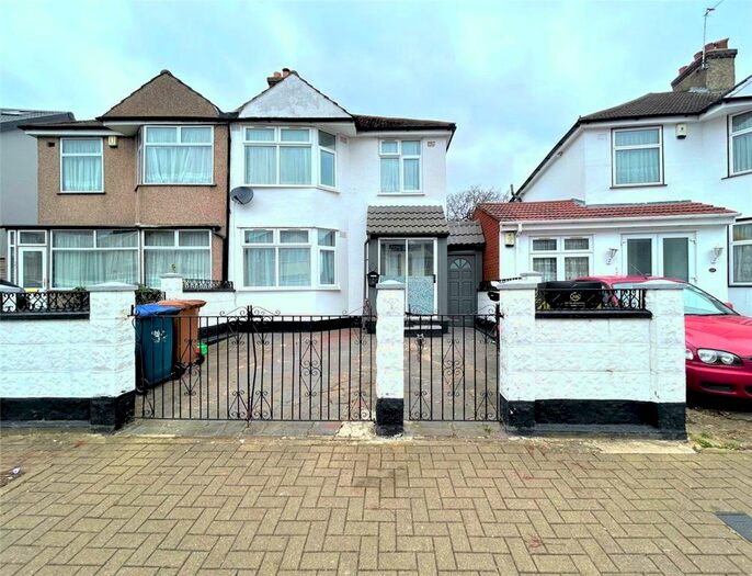 3 Bedroom End Of Terrace House To Rent In Whitefriars Drive, Harrow, HA3
