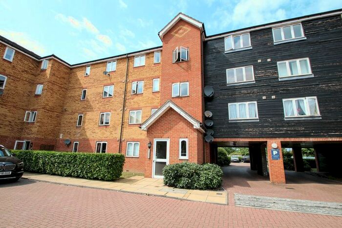 1 Bedroom Flat To Rent In Dunlop Close, Dartford, DA1