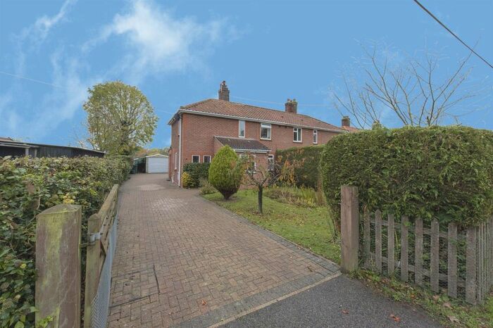 3 Bedroom Semi-Detached House For Sale In Rectory Road, Tivetshall St. Mary, Norwich NR15