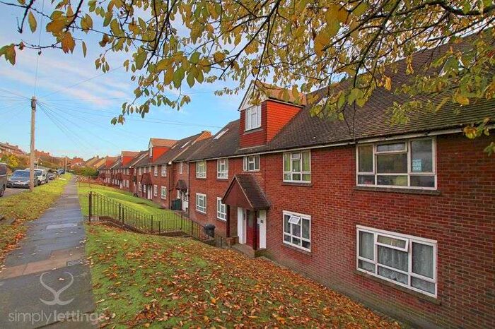 2 Bedroom Property To Rent In Thompson Road, Brighton, BN1