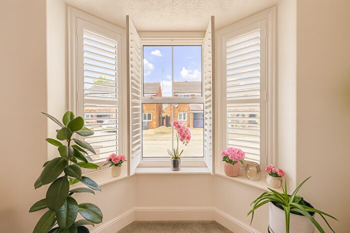 3 Bedroom Terraced House For Sale In Pratt Road, Rushden, NN10