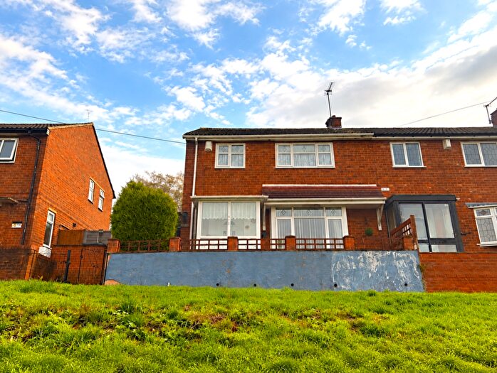 3 Bedroom End Of Terrace House For Sale In Central Drive, Lower Gornal, DY3