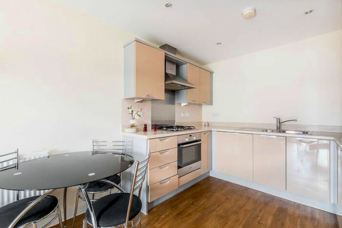 2 Bedroom Flat To Rent In Academy Place, Isleworth, Isleworth, TW7