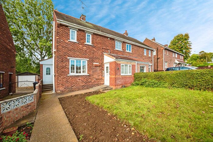 3 Bedroom Semi-Detached House For Sale In Chestnut Grove, Conisbrough, Doncaster, DN12