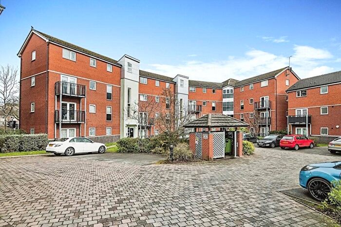 2 Bedroom Flat For Sale In Kinsey Road, Smethwick, West Midlands, B66