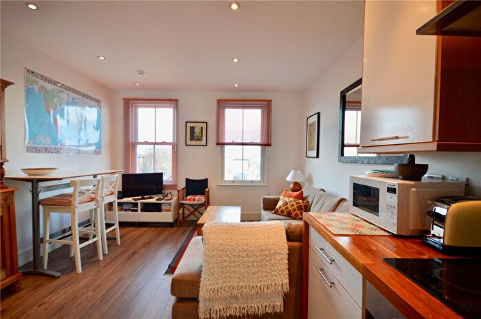 1 Bedroom Apartment To Rent In Church Lane, East Finchley, London, N2