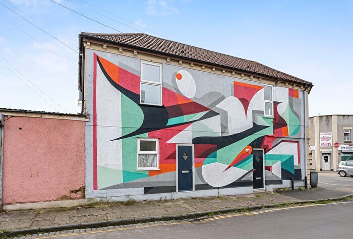 2 Bedroom Flat For Sale In West Street, Bedminster, Bristol, Somerset, BS3