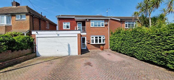 5 Bedroom Detached House For Sale In Hollywood Lane, Wainscott, Rochester, Kent, ME3
