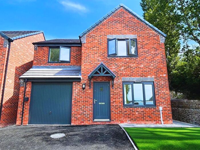 4 Bedroom Detached House For Sale In Dunholme Way, East Street, Doe Lea, Chesterfield, S44