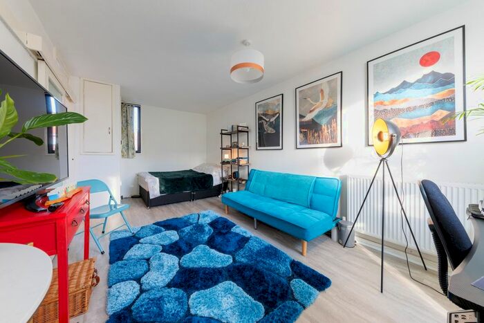 Studio To Rent In Fairchilds House, Charlwood Street, London, SW1V