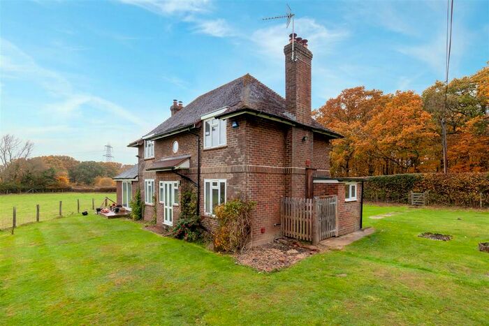4 Bedroom Detached House To Rent In Moores Lane, Beckley, Rye, TN31