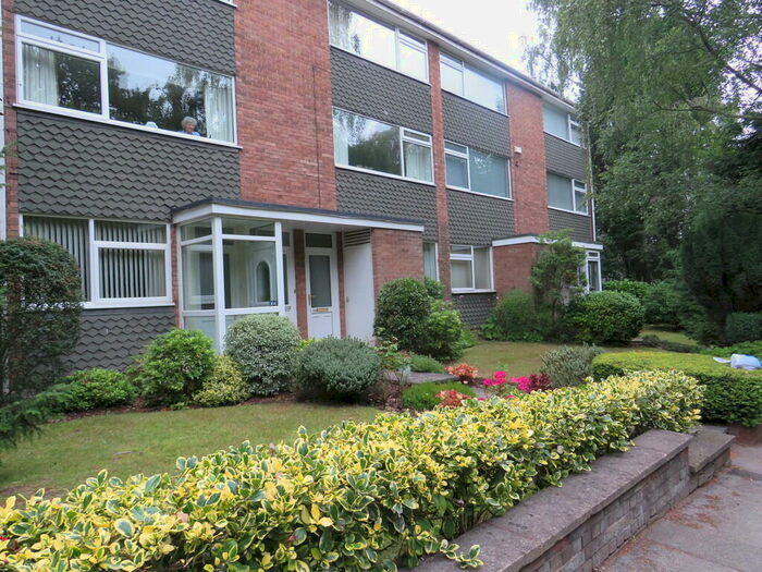 2 Bedroom Ground Maisonette To Rent In Thornhill Road, Streetly, B74