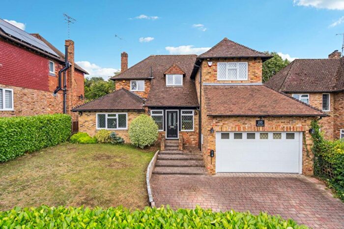4 Bedroom Detached House For Sale In Foxdell Way, Chalfont St Peter, Gerrards Cross, SL9