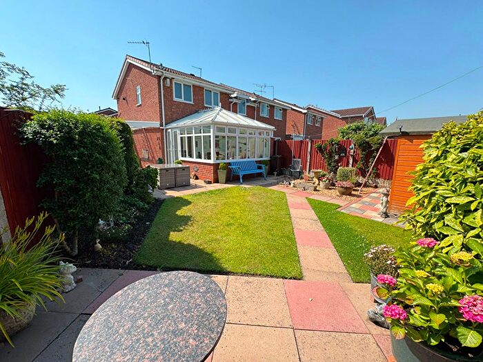 2 Bedroom Detached House For Sale In Hathaway Close, Willenhall, WV13