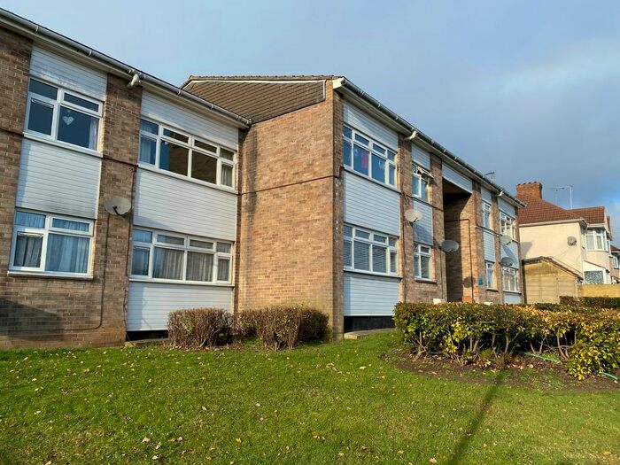 2 Bedroom Flat To Rent In Saxville Road, Orpington BR5