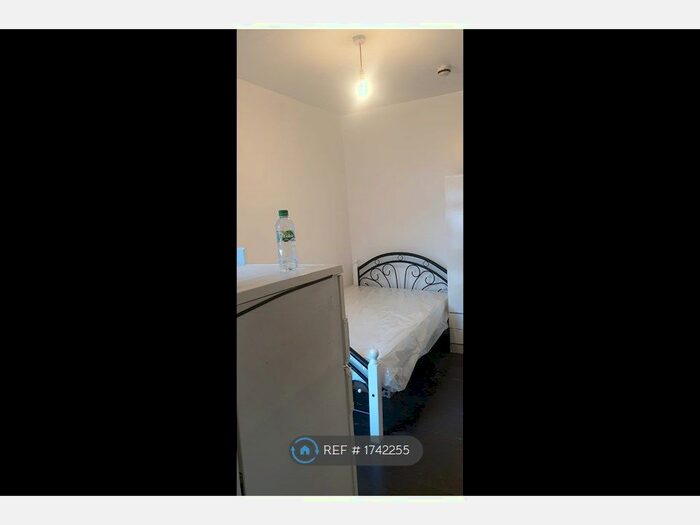 Studio To Rent In Barking Road, London, E13