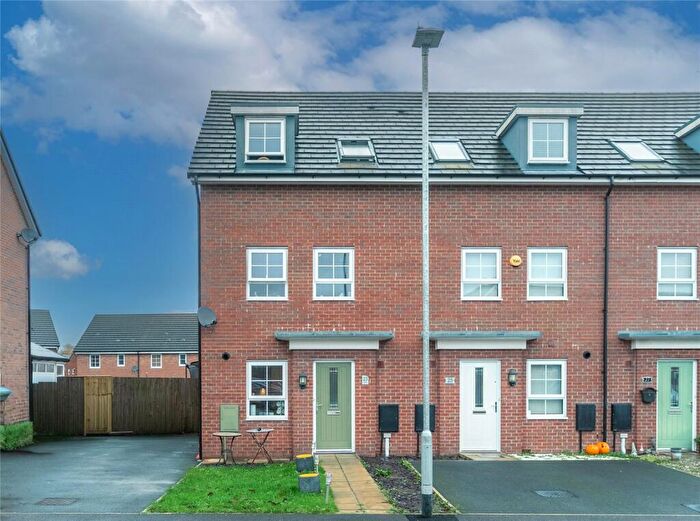 3 Bedroom End Of Terrace House For Sale In Wallis Avenue, Kingsway, Rochdale, OL16