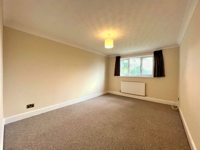 4 Bedroom Property To Rent In Khandala Gardens, Waterlooville, PO7