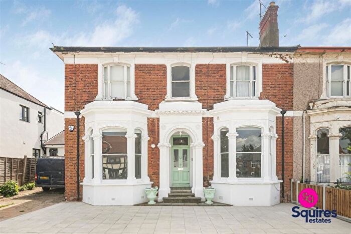 2 Bedroom Flat To Rent In Nether Street, London, N12