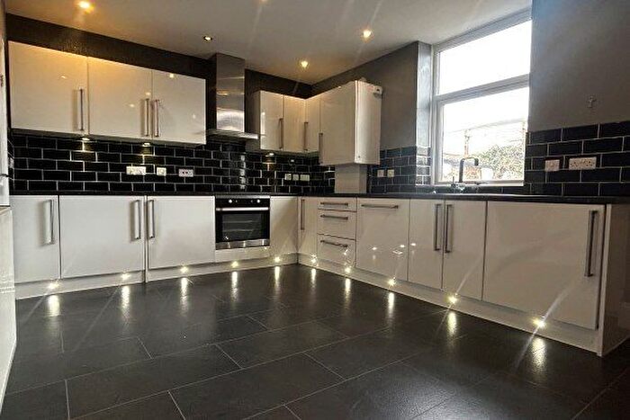 2 Bedroom Property To Rent In Fletcher Street, Bury, BL9