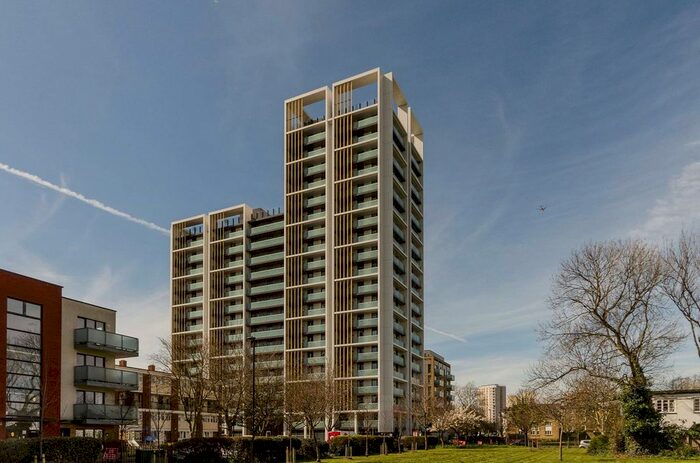 2 Bedroom Flat To Rent In Robsart Street, Brixton, London, SW9