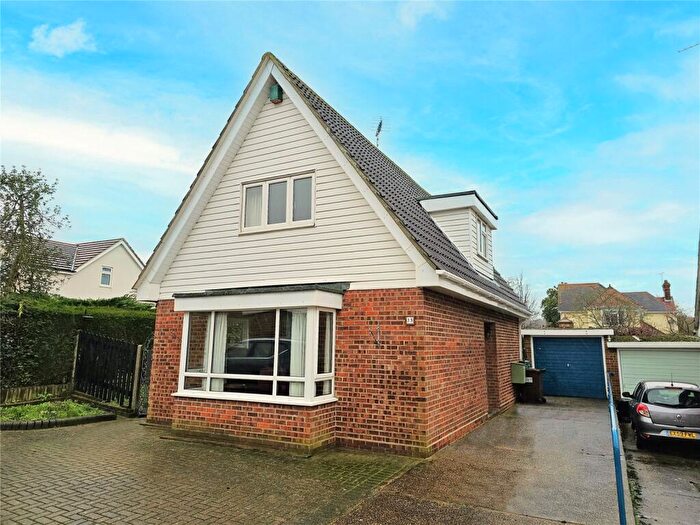 3 Bedroom Detached House To Rent In Asquith Gardens, Benfleet, Essex, SS7