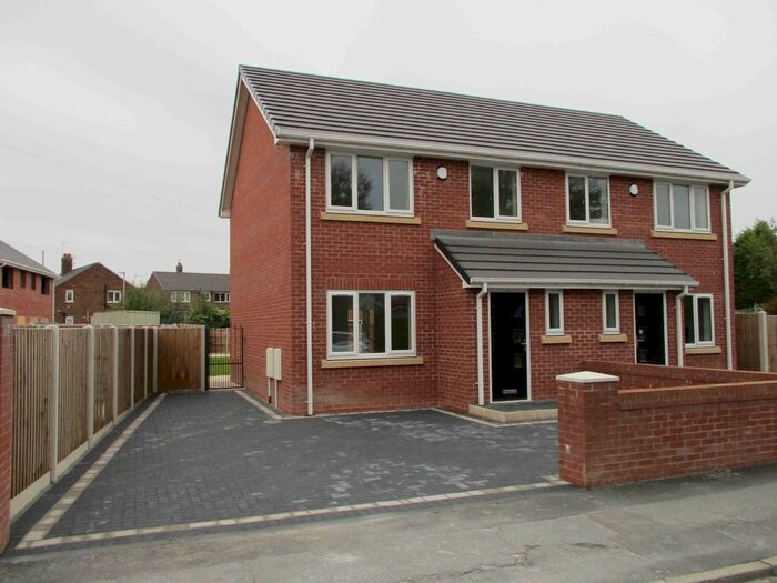 3 Bedroom Semi-Detached House To Rent In Siddow Common, Leigh, Greater Manchester, WN7