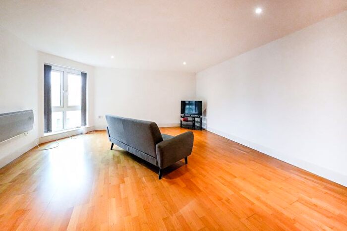 2 Bedroom Flat To Rent In Brewhouse Lane, London, SW15
