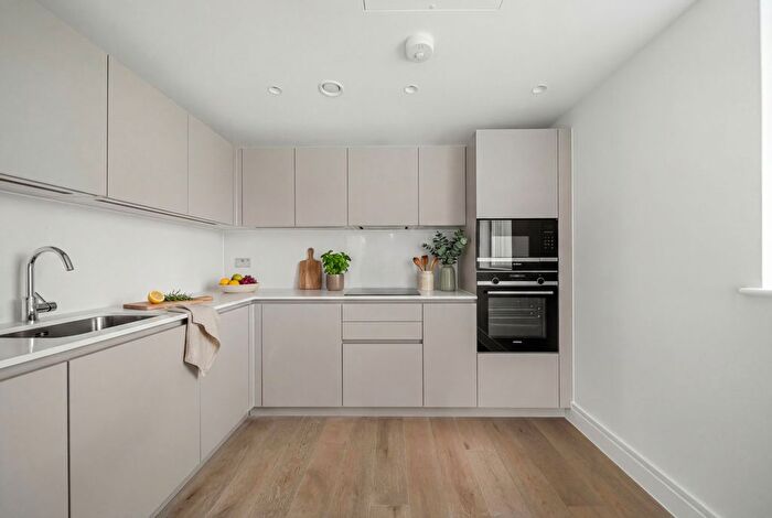1 Bedroom Flat For Sale In Chiswick Green, Chiswick High Road, W4