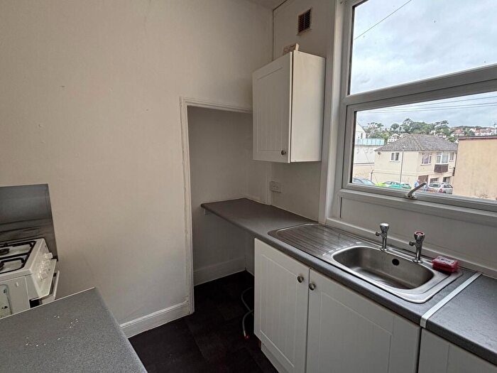 1 Bedroom Flat To Rent In West Cliff, Dawlish, EX7