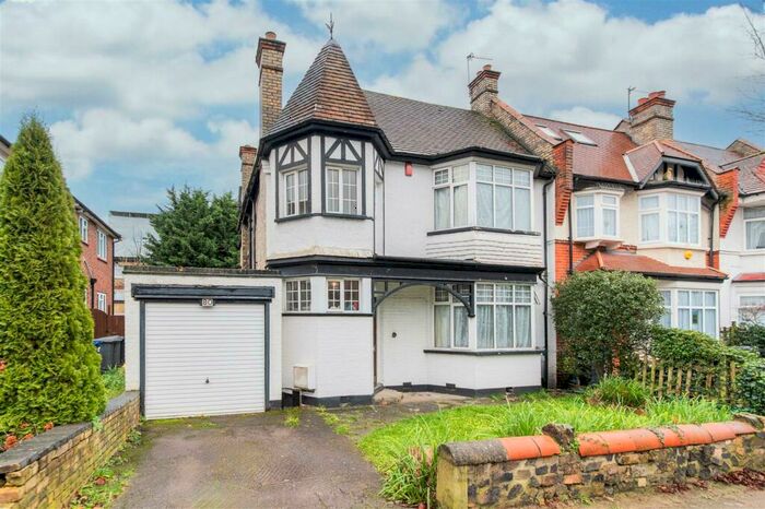 4 Bedroom End Of Terrace House To Rent In Woodlands Avenue, Finchley, N3