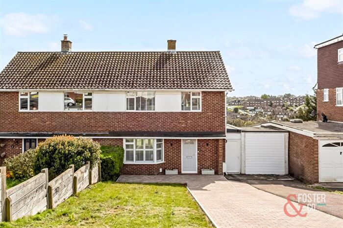 3 Bedroom Semi-Detached House For Sale In Bramble Rise, Brighton, BN1